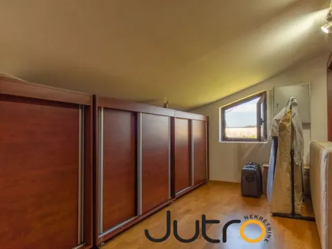 Izdavanje, kuća, 320m², Donja Gorica, Podgorica - image 27