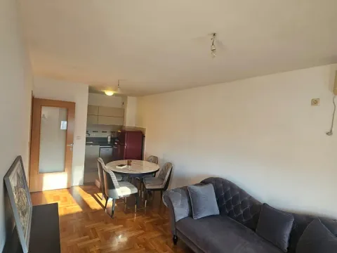 Prodaja, jednosoban stan, 39m², Stari Aerodrom, Podgorica - image 1