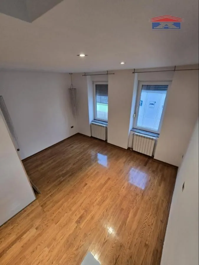 Rent, office space, 119m², Centar, Novi Sad