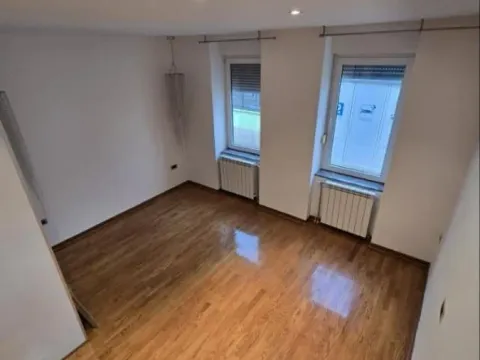 Izdavanje, poslovni prostor, 119m², Centar, Novi Sad - image 4