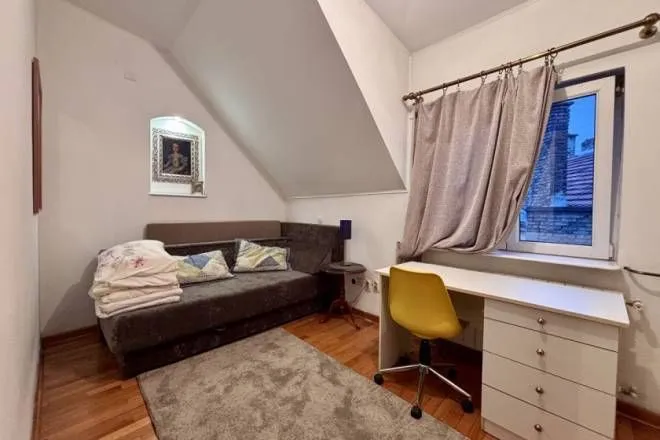 Sale, four bedroom apartment, 96m², Stari Grad, Beograd