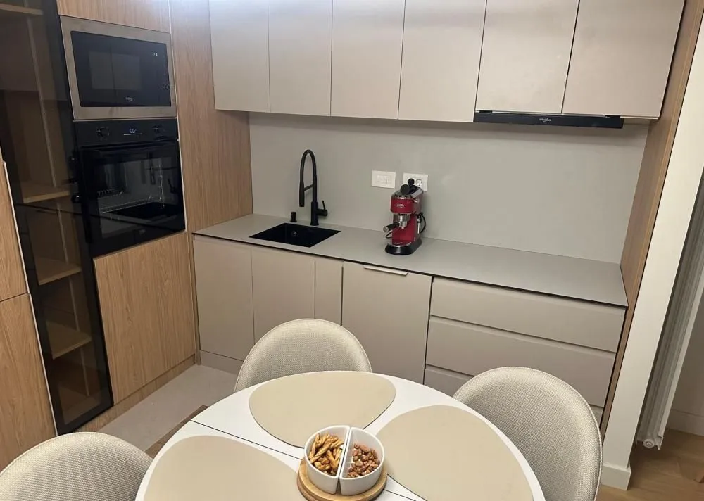 Rent, three bedroom apartment, 74m², Savski Venac, Beograd