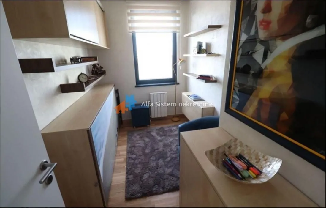 Rent, four bedroom apartment, 90m², Savski Venac, Beograd