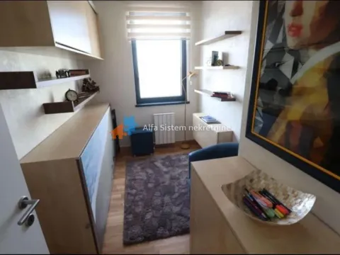 Rent, four bedroom apartment, 90m², Savski Venac, Beograd - image 15