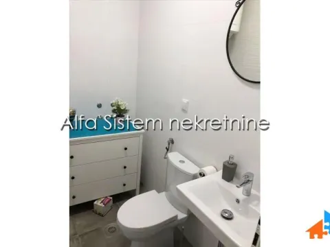 Izdavanje, trosoban stan, 88m², Vračar Sve Podlokacije, Beograd - image 13