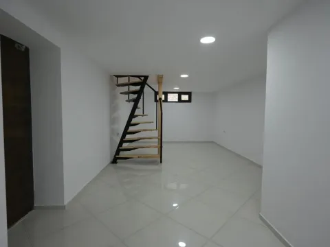 Izdavanje, poslovni prostor, 95m², Pod Goricom, Podgorica - image 5