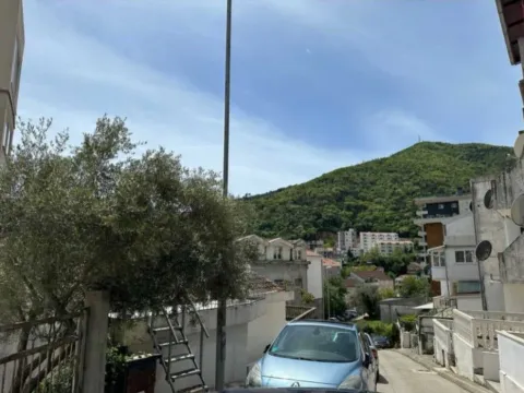 Sale, one bedroom apartment, 42m², Dubovica, Budva - image 11