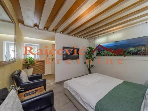 Sale, two bedroom apartment, 44m², Cvetni Trg, Vračar Sve Podlokacije - image 12