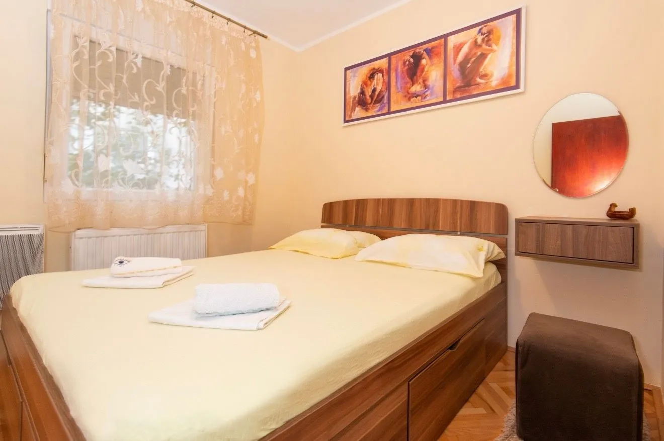 Rent, two bedroom apartment, 60m², Seljanovo, Tivat