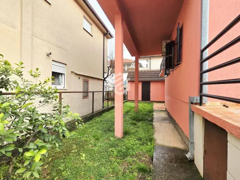 Rent, one bedroom apartment, 42m², Blok 9, Podgorica - image 10