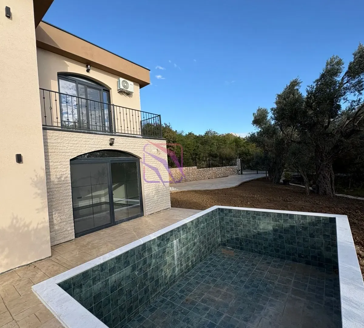 Sale, house, 225m², Šušanj, Bar