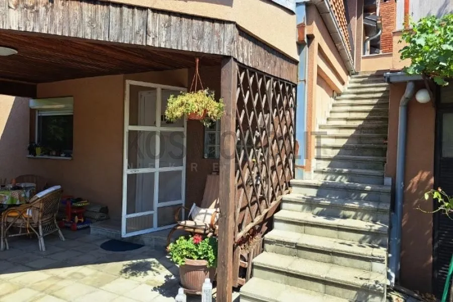 Prodaja, kuća, 130m², Mali Mokri Lug, Zvezdara Sve Podlokacije