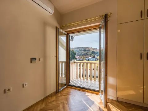 Izdavanje, kuća, 370m², Zabjelo, Podgorica - image 8