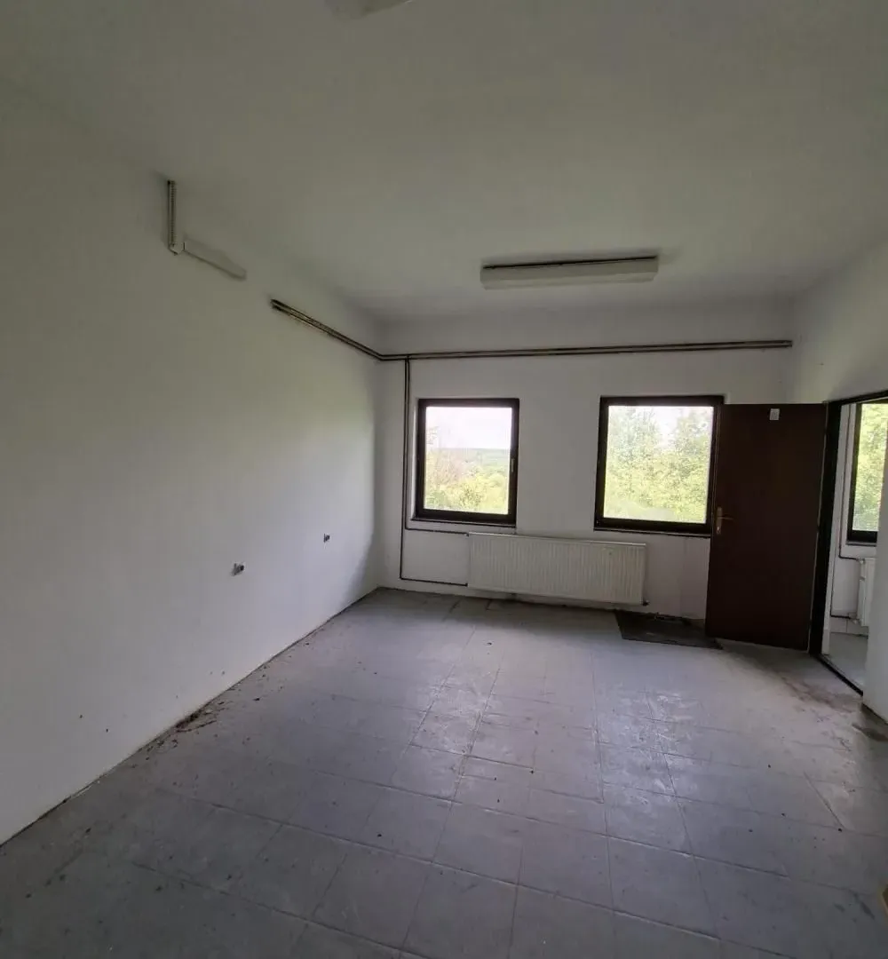 Prodaja, poslovni prostor, 600m², Centar, Leskovac