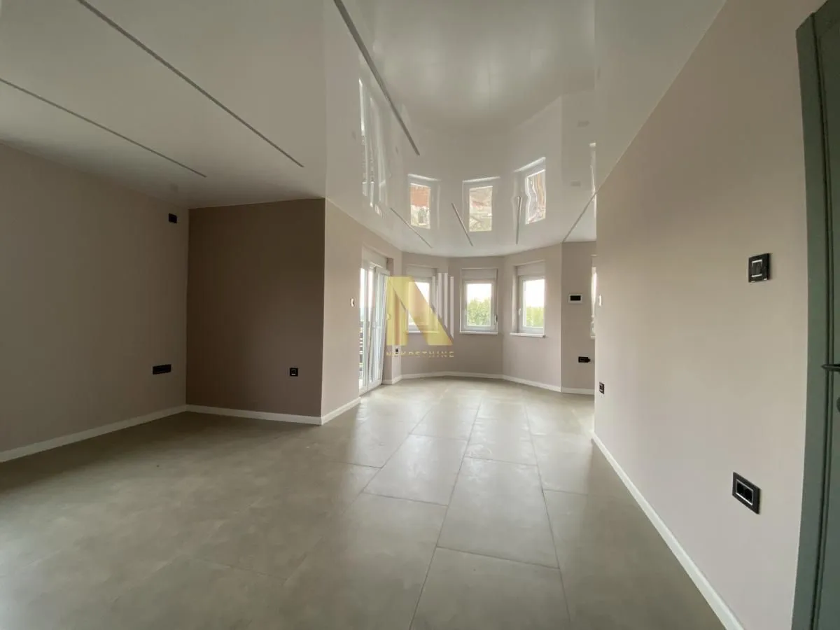 Prodaja, kuća, 260m², Veternik, Novi Sad Sve Podlokacije
