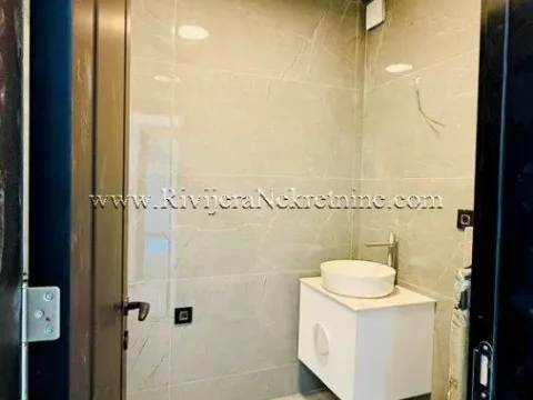 Prodaja, trosoban stan, 117m², Herceg Novi, Crna Gora - image 7