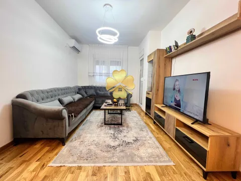 Izdavanje, jednosoban stan, 48m², Stari Aerodrom, Podgorica