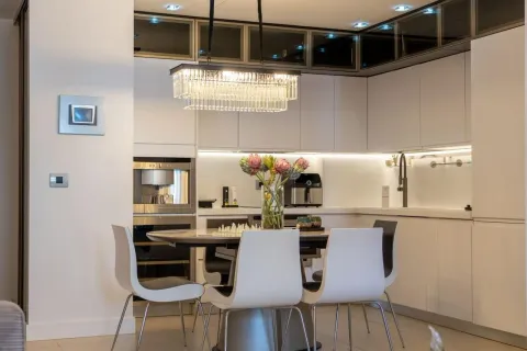 Rent, two bedroom apartment, 94m², Budva, Crna Gora - image 17