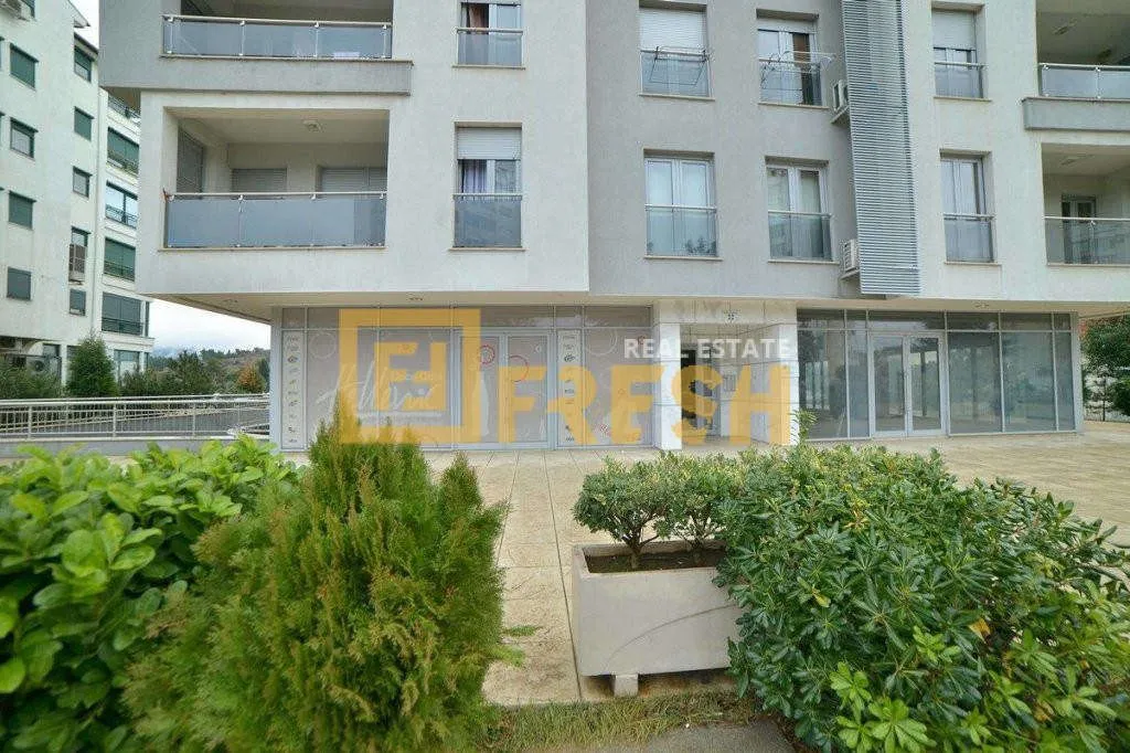 Rent, office space, 160m², Obala Morače, Podgorica