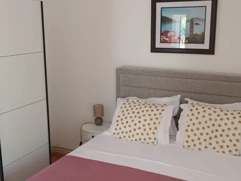 Izdavanje, dvosoban stan, 65m², Donja Lastva, Tivat - image 2