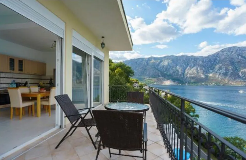 Prodaja, kuća, 358m², Kostanjica, Kotor