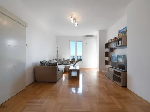 Sale, two bedroom apartment, 69m², Bečići, Budva - image 3