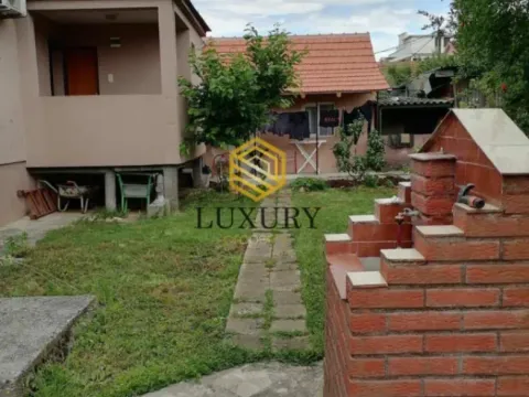 Prodaja, kuća, 200m², Tološi, Podgorica - image 3