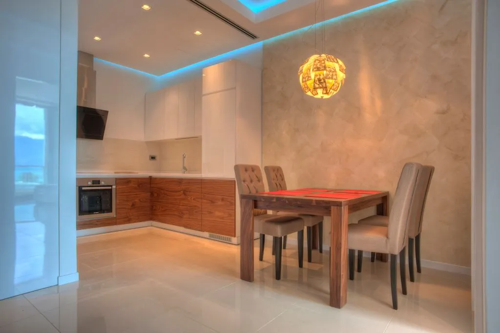 Izdavanje, dvosoban stan, 95m², Budva okolina, Budva