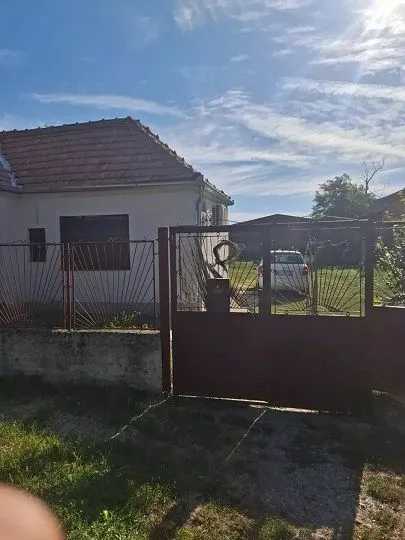 Prodaja, kuća, 113m², Farkaždin, Zrenjanin