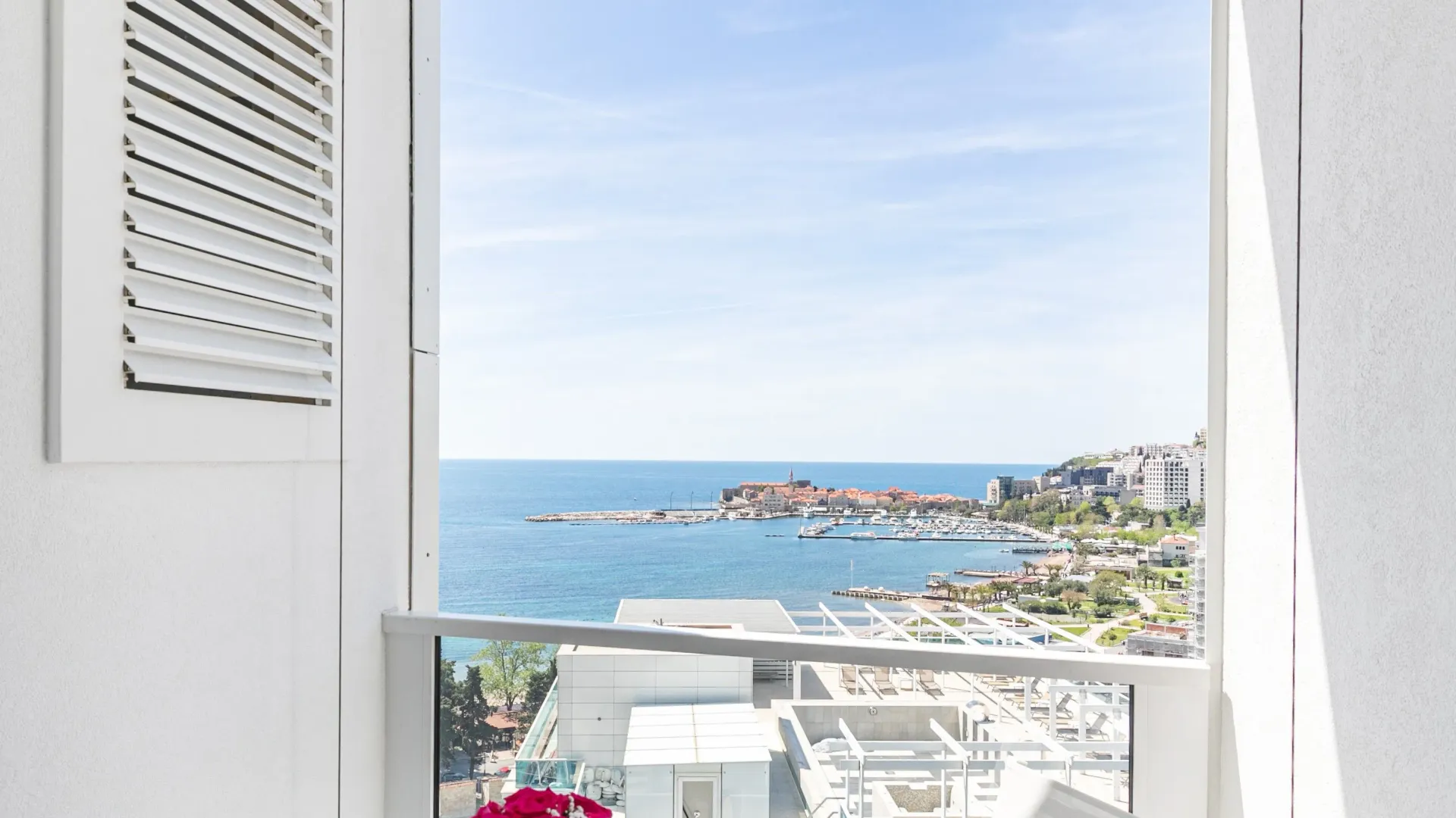 Rent, one bedroom apartment, 77m², Tre Canne, Budva