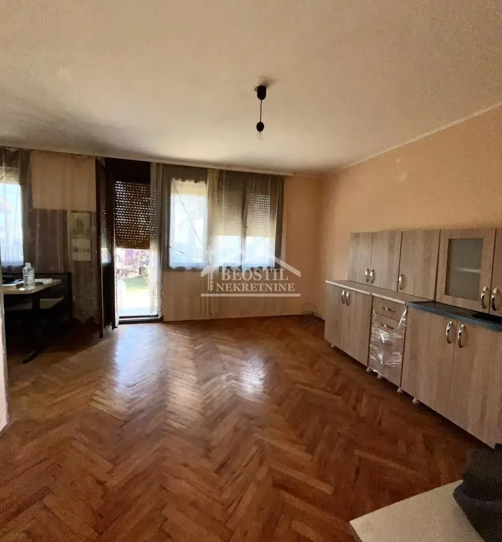 Izdavanje, trosoban stan, 62m², Leštane, Grocka