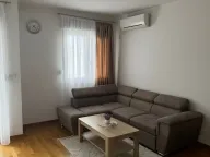 Izdavanje, jednosoban stan, 45m², City Kvart, Podgorica - image 1