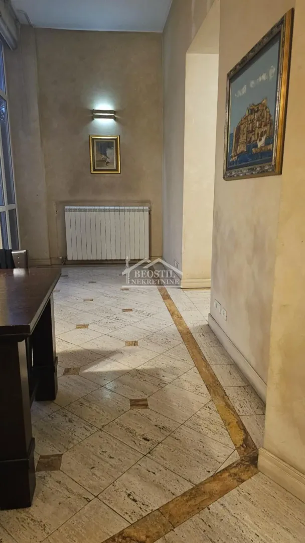Prodaja, četvorosoban stan, 190m², Slavija, Vračar Sve Podlokacije