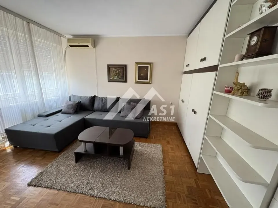 Izdavanje, trosoban stan, 87m², Liman 4, Novi Sad Sve Podlokacije