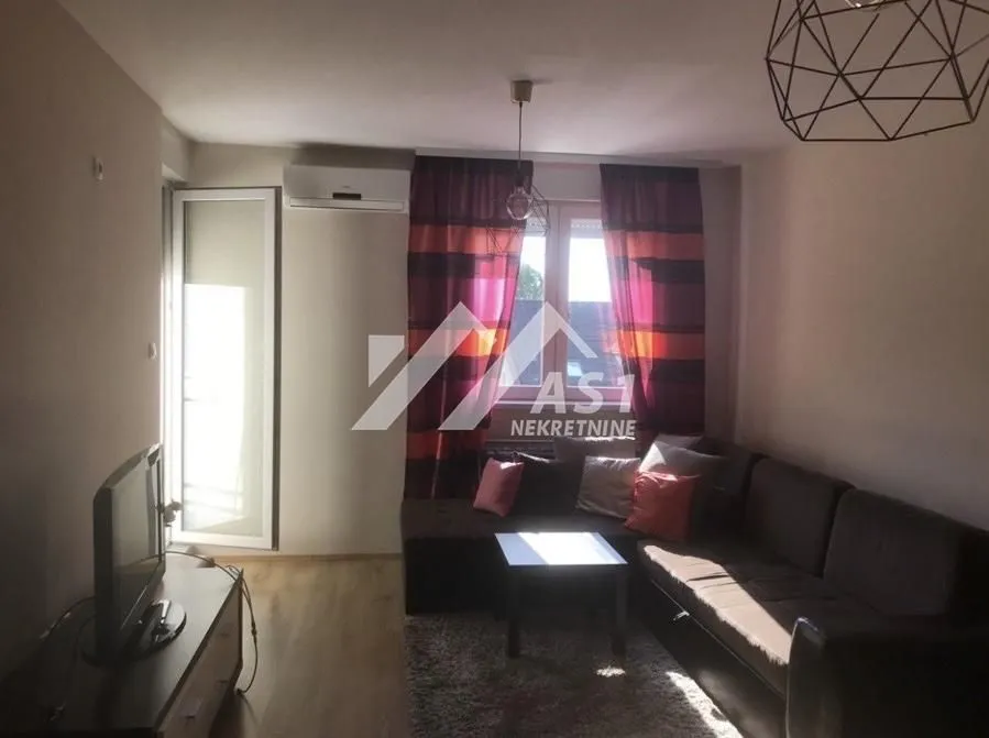 Izdavanje, dvosoban stan, 60m², Bulevar Oslobodjenja, Novi Sad Sve Podlokacije