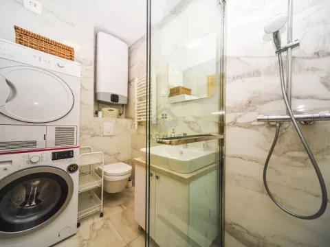 Rent, one bedroom apartment, 45m², Podgorica, Crna Gora - image 9