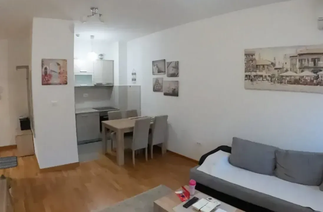 Izdavanje, jednosoban stan, 45m², City Kej, Podgorica