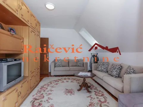 Sale, house, 370m², Voždovac Sve Podlokacije, Beograd - image 16