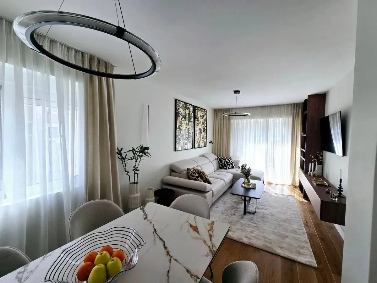 Prodaja, dvosoban stan, 70m², Centar, Tivat