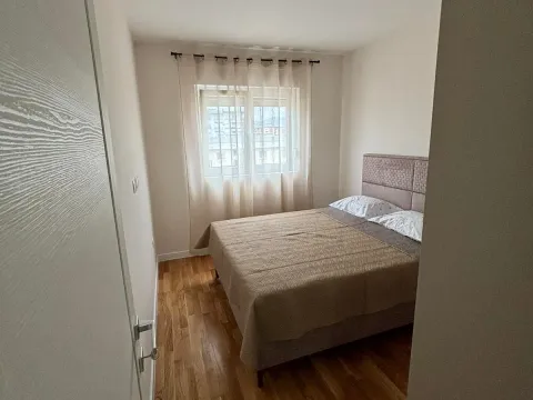 Rent, one bedroom apartment, 42m², Pobrežje, Podgorica - image 8