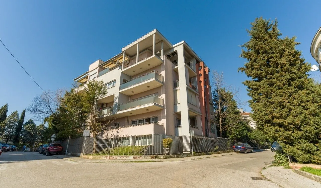 Izdavanje, dvosoban stan, 70m², Gorica C, Podgorica