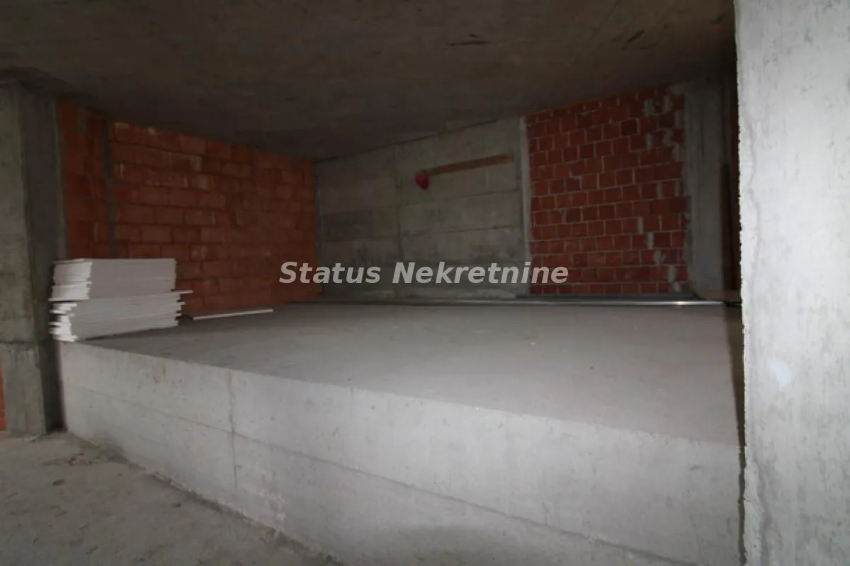 Sale, office space, 320m², Salajka, Novi Sad Sve Podlokacije