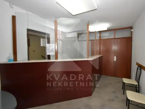 Izdavanje, poslovni prostor, 300m², Gorica C, Podgorica - image 32