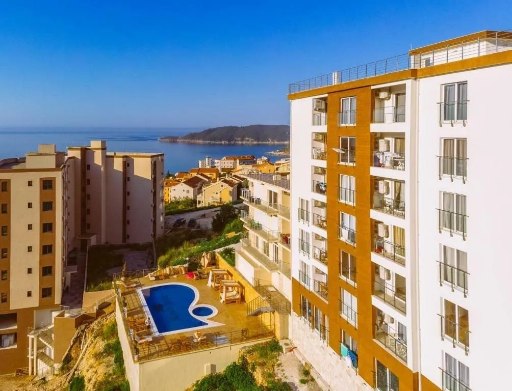 Sale, one bedroom apartment, 110m², Bečići, Budva