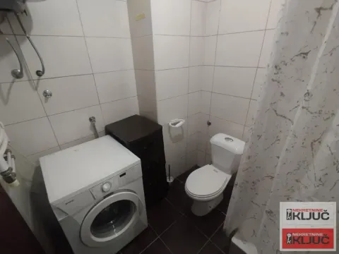 Izdavanje, garsonjera, 24m², Bulevar Evrope, Novi Sad Sve Podlokacije - image 5