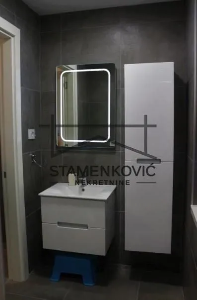 Prodaja, četvorosoban stan, 125m², Sajam, Novi Sad Sve Podlokacije