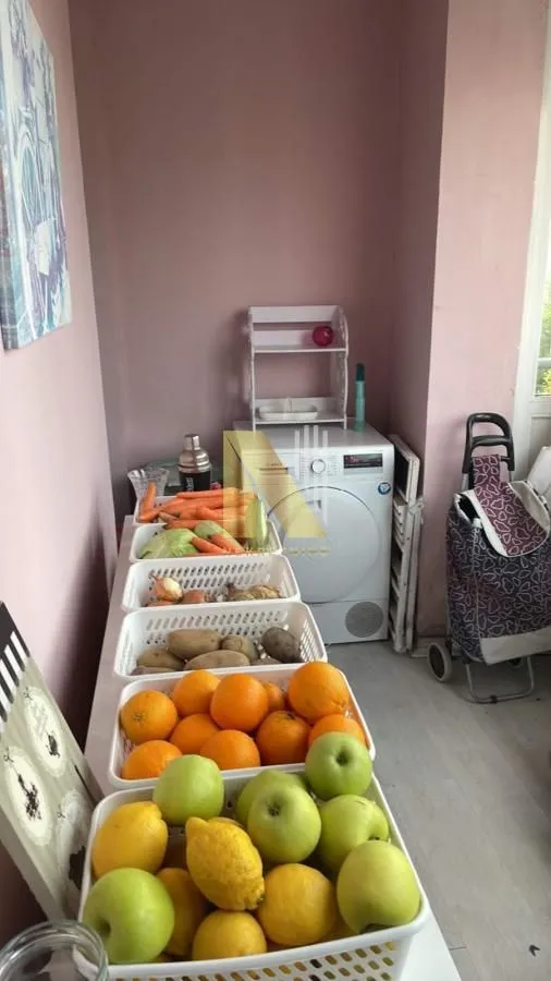 Prodaja, trosoban stan, 70m², Socijalno, Novi Sad Sve Podlokacije