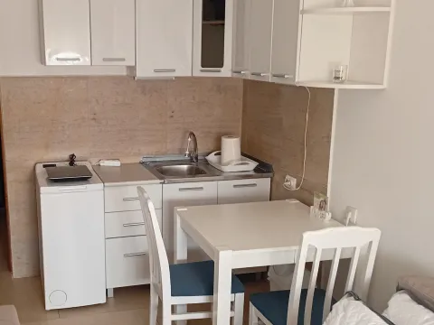 Rent, studio apartment, 18m², Baston, Podgorica - image 2
