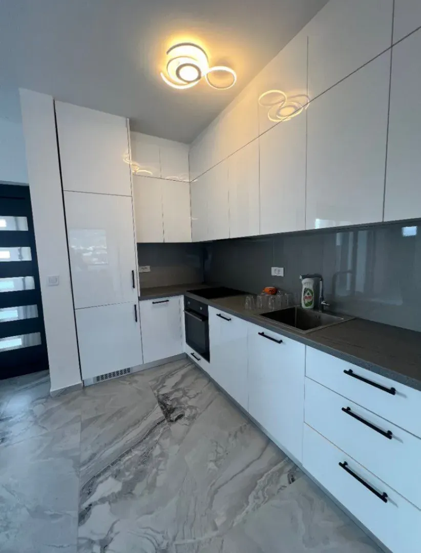 Izdavanje, dvosoban stan, 150m², Polje, Bar