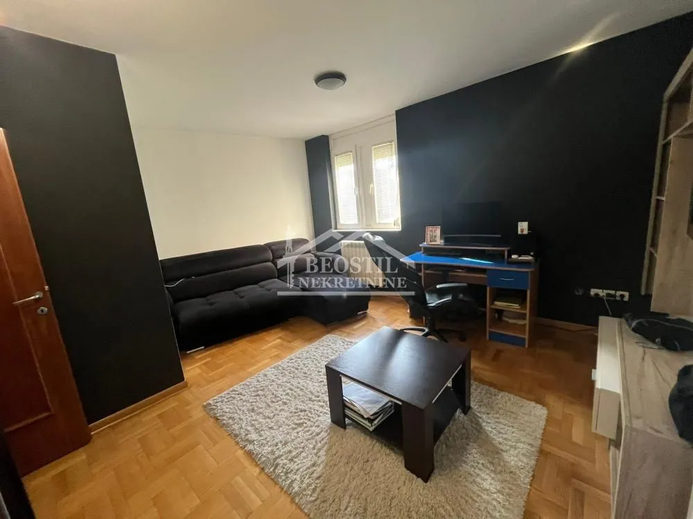 Prodaja, četvorosoban stan, 107m², Centar, Smederevo